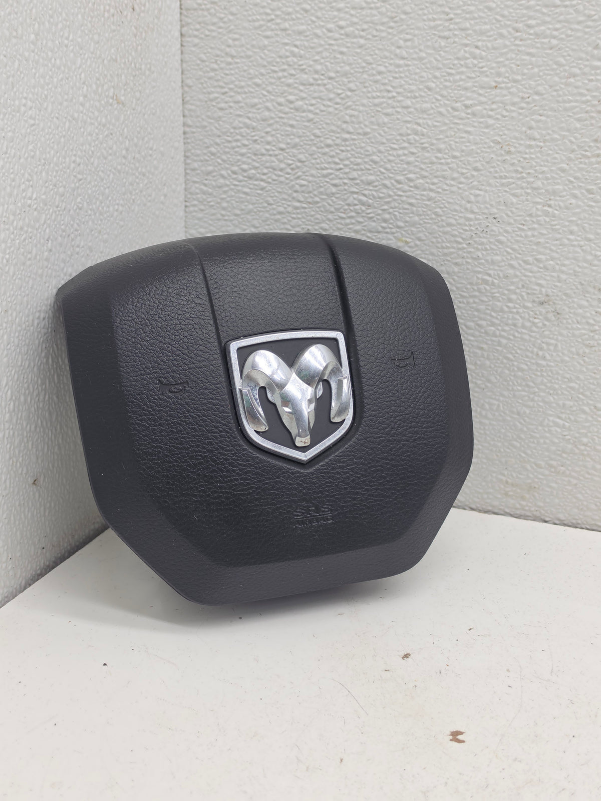2014-2017 DODGE 1500 PICKUP Driver Steering Wheel Airbag Module OEM