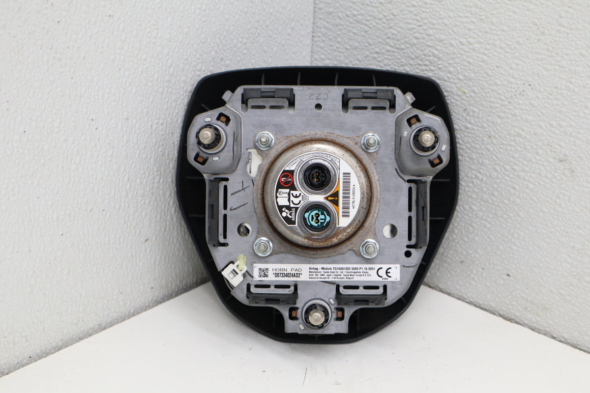 2018-2020 Toyota Camry Driver Steering Wheel Airbag Module OEM