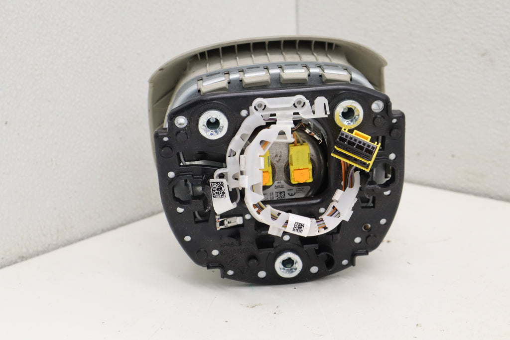 2019 VOLOVO XC90  Driver Steering Wheel Airbag Module OEM